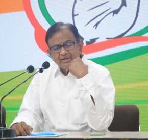 मुसलमानों के बाद हिंदुत्व ब्रिगेड के निशाने पर ईसाई : चिदंबरम मुसलमानों के बाद हिंदुत्व ब्रिगेड के निशाने पर ईसाई : चिदंबरम